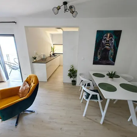 Sorelle Apartment Podstrana